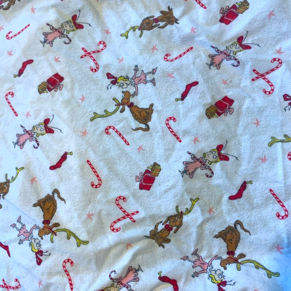 Trend Lab Grinch Flannel Sheet crib/toddler size